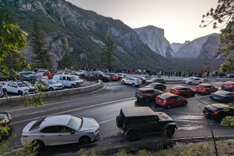 Yosemite Traffic Jam at tunnel view on 5AM 5/27/24