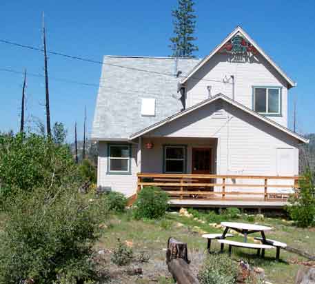 foresta-back-porch.jpg (19848 bytes)